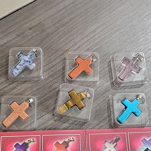 Cross Charm - Picture 4 of 4